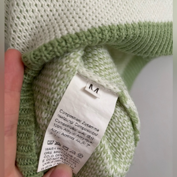 Mint Green & White Floral Cropped Sweater Vest - Picture 3 of 3